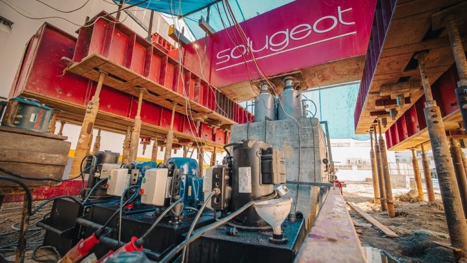 Prova de carga de 2.107 toneladas executada pela Solugeot